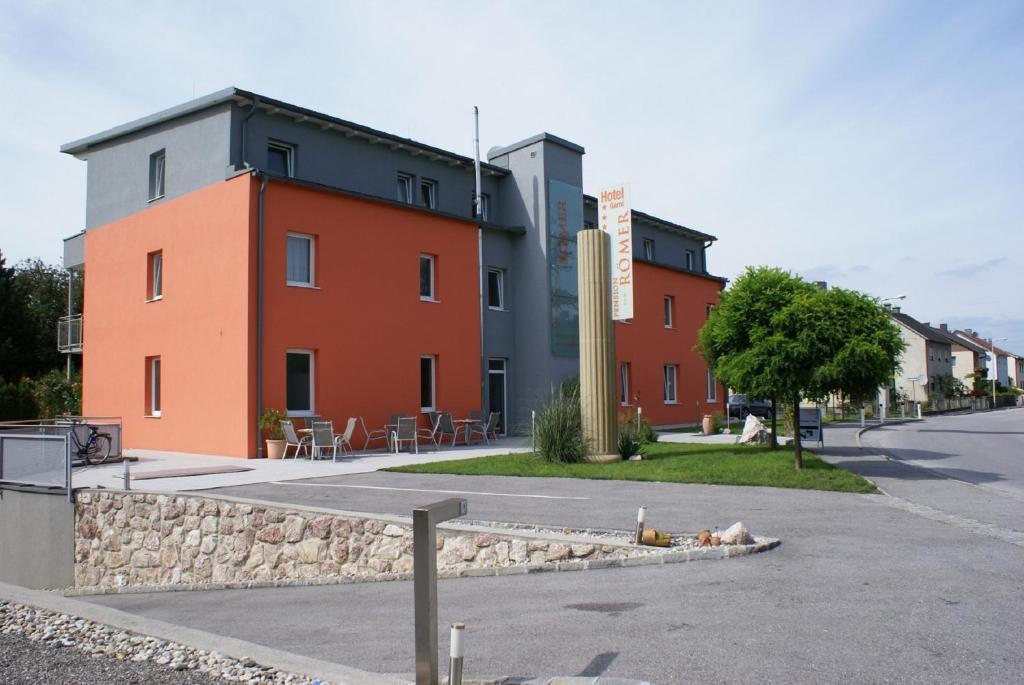 Pension Zum Romer Enns Exteriér fotografie
